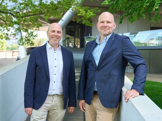 LEMARIT Team bei der Arbeit im Büro in Harrislee